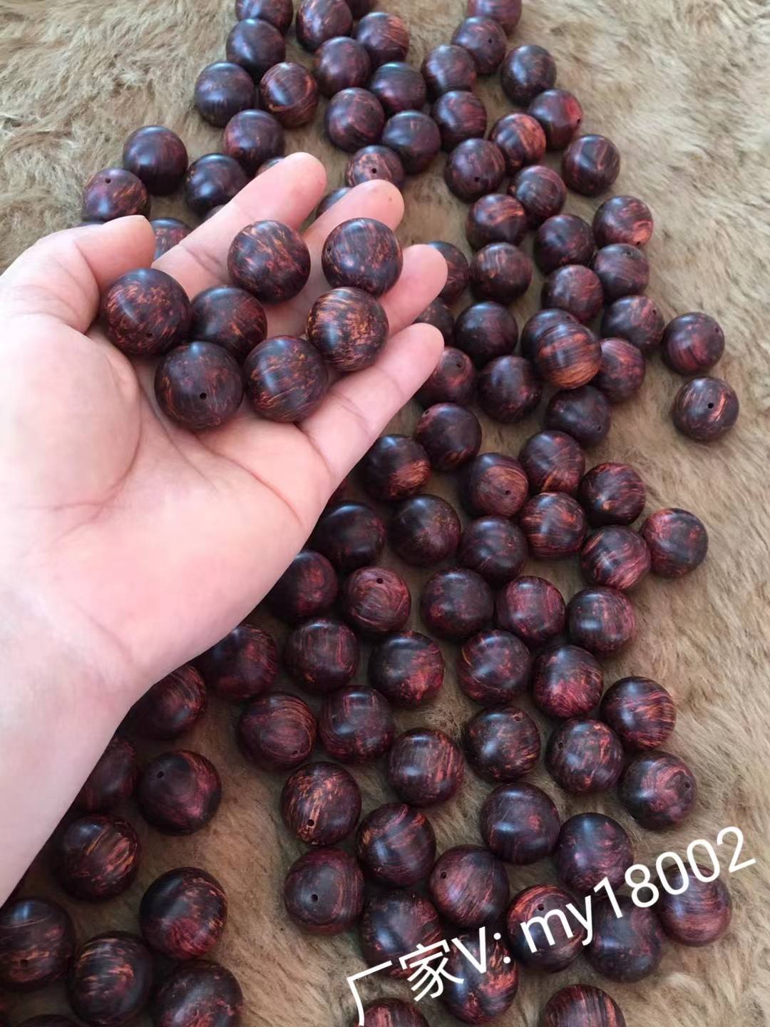 串佛珠不要乱盘不然就废了AG真人试玩平台檀香手(图2)