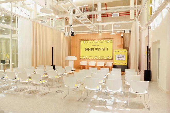 天：距离中国7000公里遍地黄金与荆棘AG真人中国我在最土豪的游戏市场待了3(图4)