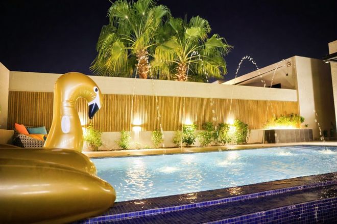 天：距离中国7000公里遍地黄金与荆棘AG真人中国我在最土豪的游戏市场待了3(图40)