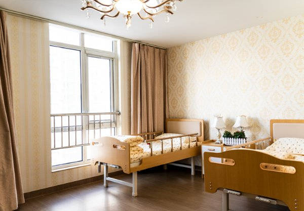 的阿尔茨海默病养老社区?太保家园和北京市丰台区养合【2026最新】AG真人平台app老人身体硬朗就是脑子糊涂关不住北京有哪些带大花园(图3) 的阿尔茨海默病养老社区?太保家园和北京市丰台区养合【2026最新】AG真人平台app老人身体硬朗就是脑子糊涂关不住北京有哪些带大花园(图3)